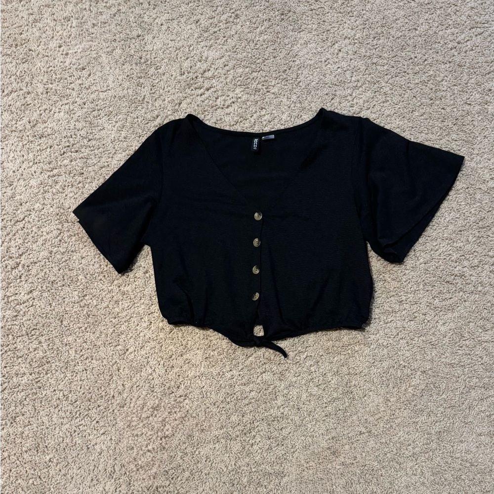 H&M Black Button-Front Crop Top